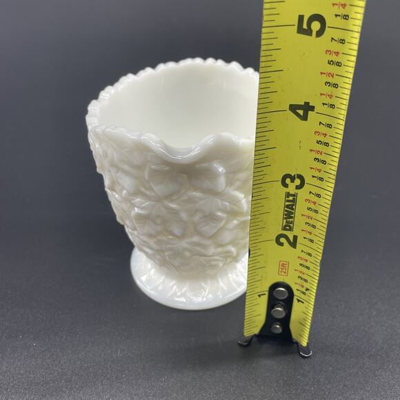 Vtg Westmoreland Milk Glass Sugar & Creamer Set Bramble Maple Leaf Pattern MCM - Picture 7 of 12